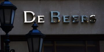 De Beers and Botswana extend sales deal again