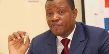 Venaani calls for a review of all oil deals