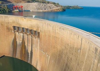 Zimbabwe faces power woes as low dam level halts hydroelectricity