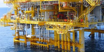 Large hydrocarbon deposit discovered off Angolan coast