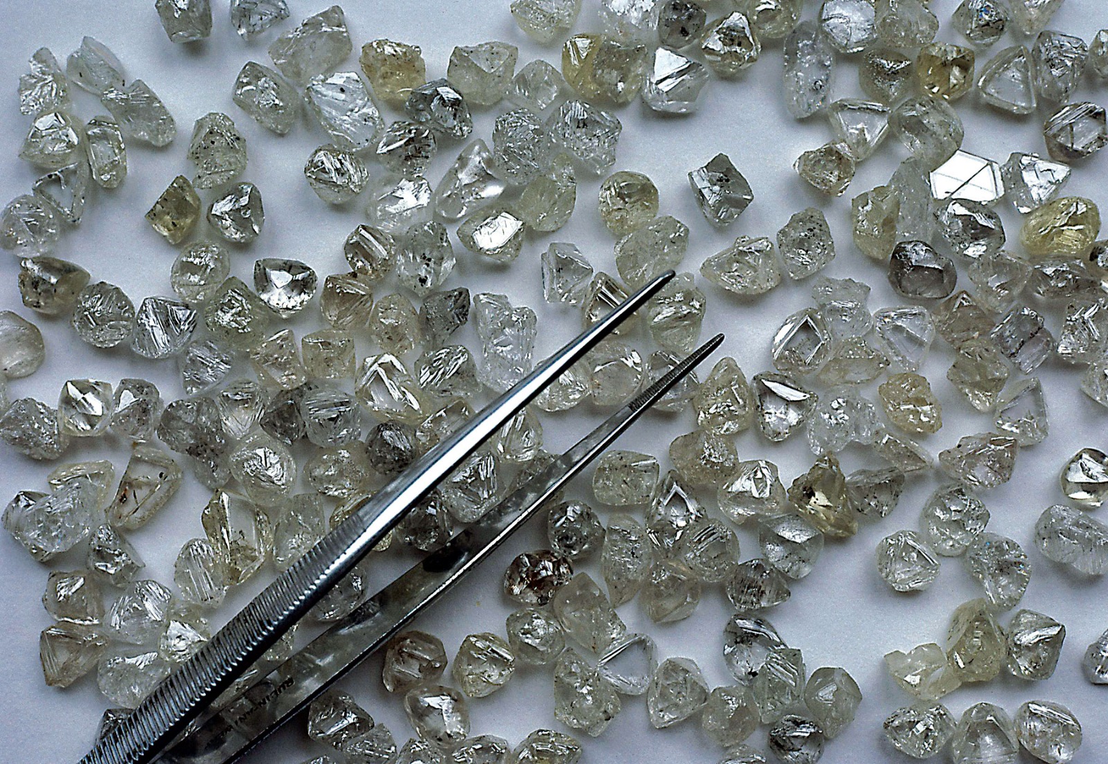 Namibia s diamond production falls 7% to 1.09 million carats in H1 2026